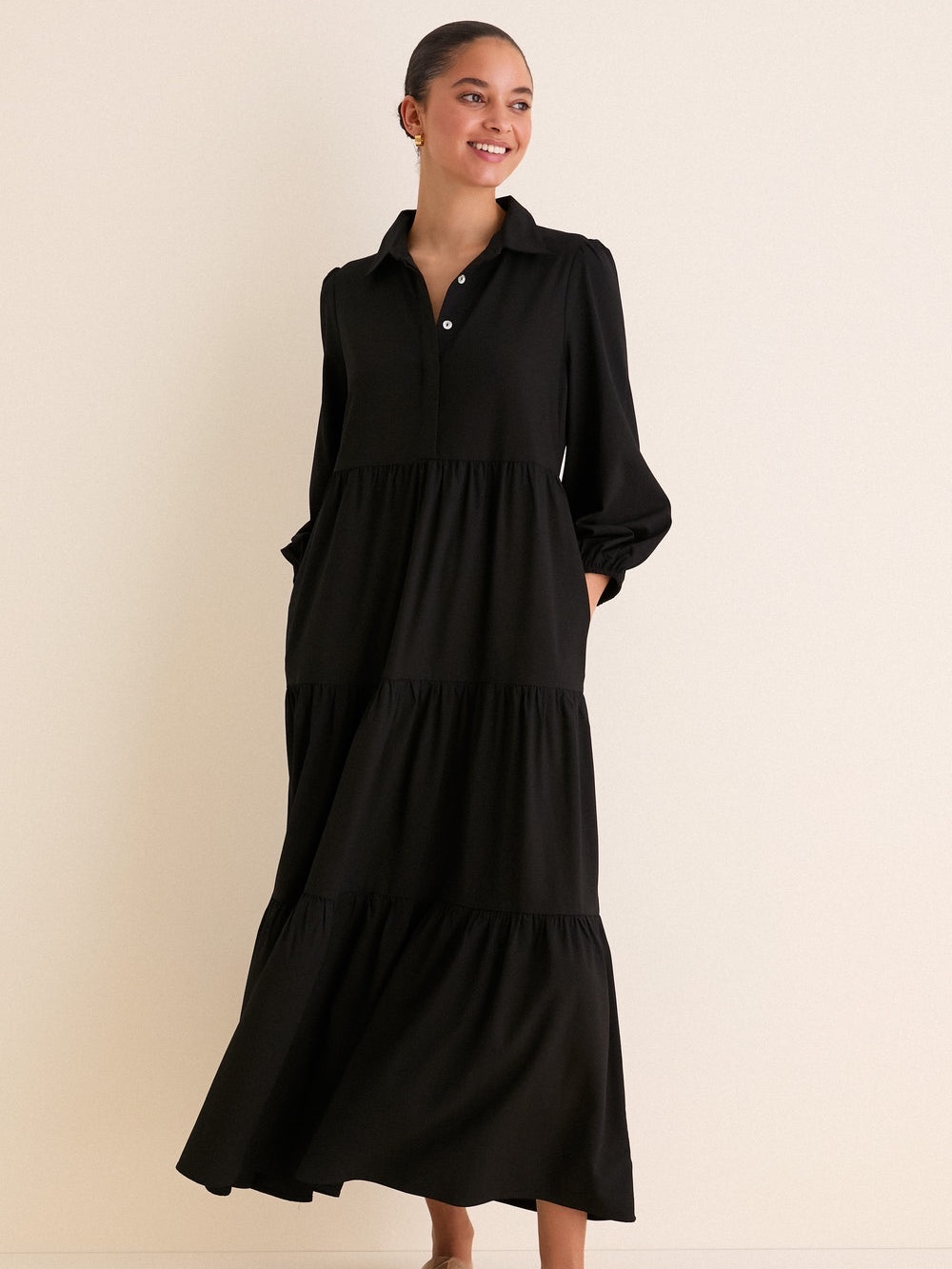 Tuckernuck Pomander Place Black Crepe Mabel Maxi Dress Size L